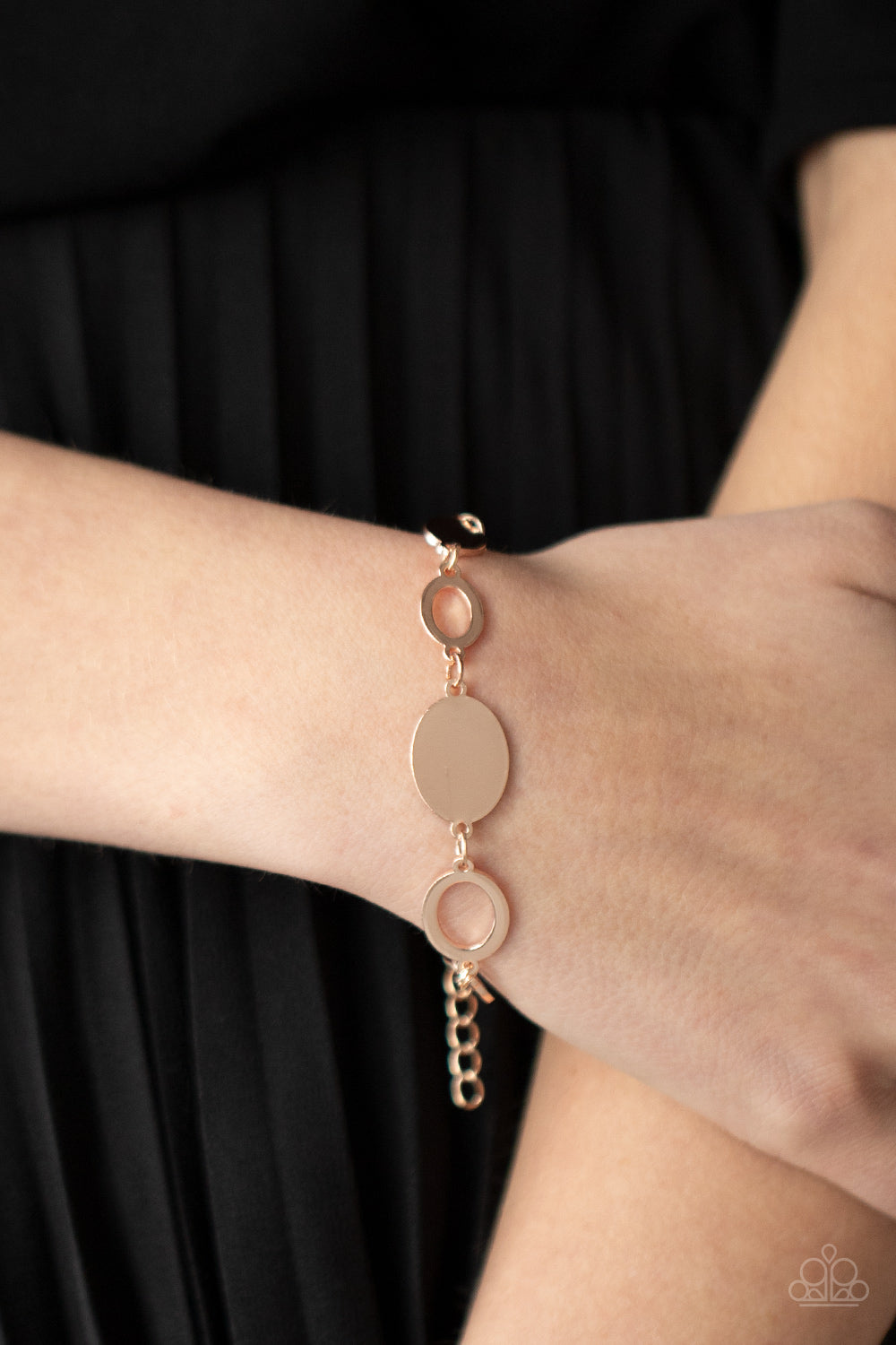 OVAL and Out - Rose Gold Paparazzi Bracelet