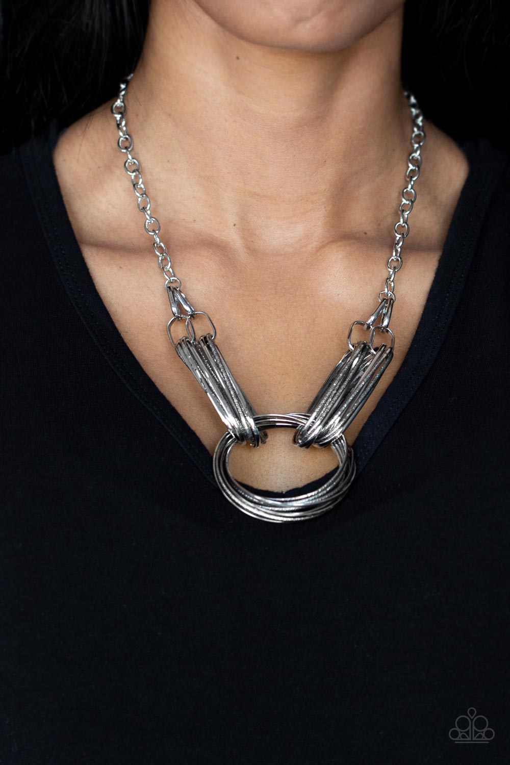 Lip Sync Links - Silver Paparazzi Necklace